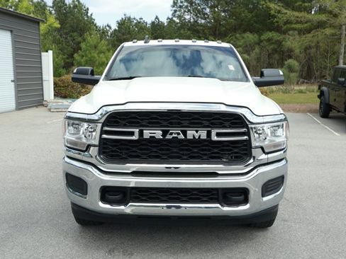 Used 2022 RAM 2500 Tradesman w/ Chrome Appearance Group image 2