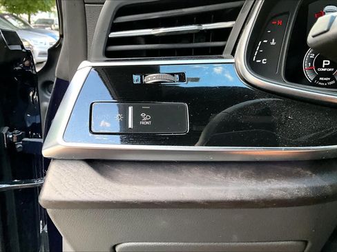 Used 2023 Audi Q8 Prestige AWD/4WD image 29