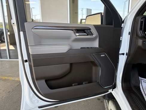 Used 2023 Chevrolet Silverado 1500 LTZ AWD/4WD image 16