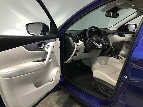 Used 2020 Nissan Rogue Sport SL w/ Premium Package FWD image 9