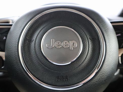 Used 2016 Jeep Renegade Latitude image 27