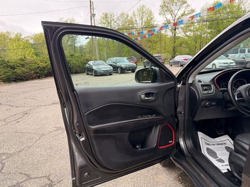 Used 2018 Jeep Compass Trailhawk w/ Leather Interior Group AWD/4WD image 19