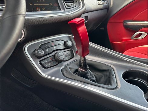 Used 2015 Dodge Challenger R/T Scat Pack w/ Leather Interior Group RWD image 40