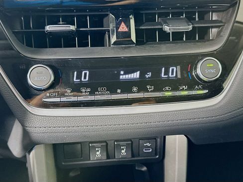 Certified 2025 Toyota Corolla Cross XLE w/ Convenience Package FWD image 15