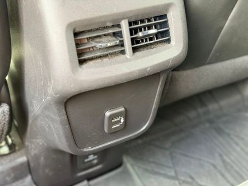 Used 2024 Chevrolet Equinox RS w/ RS Leather Package FWD image 25