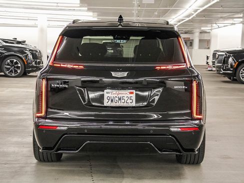 Used 2026 Cadillac Vistiq Platinum image 4