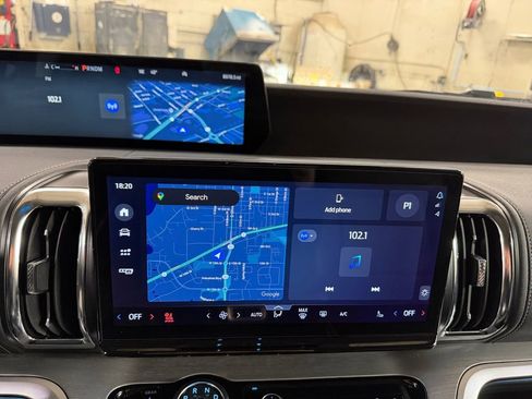 Used 2025 Ford Expedition Max Platinum w/ Driver's Package image 40