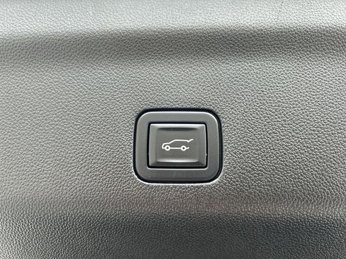 Used 2023 Chevrolet Tahoe Z71 w/ Z71 Off-Road Package image 13