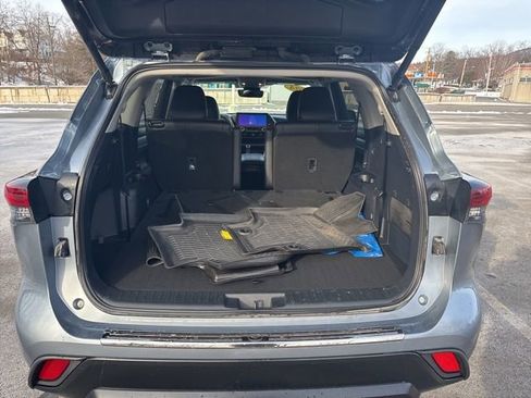 Certified 2024 Toyota Highlander XLE image 17