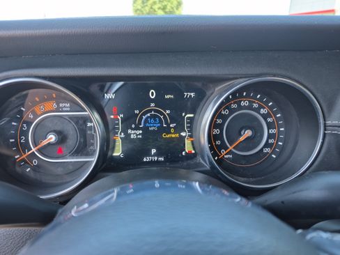 Used 2021 Jeep Gladiator Overland w/ Popular Equipment Package AWD/4WD image 10