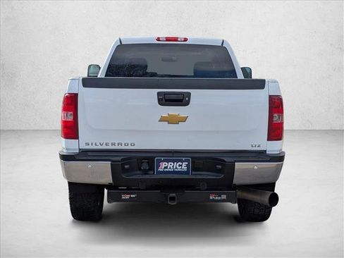 Used 2014 Chevrolet Silverado 2500 LTZ w/ LTZ Plus Package image 6