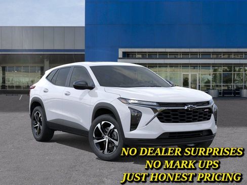 New 2026 Chevrolet Trax RS w/ Sunroof Package FWD image 7