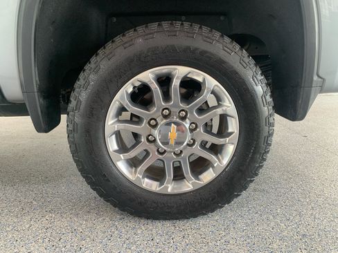 Used 2025 Chevrolet Silverado 2500 LTZ w/ LTZ Convenience Package AWD/4WD image 32