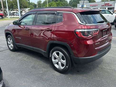 Used 2020 Jeep Compass Latitude w/ Cold Weather Group AWD/4WD image 5