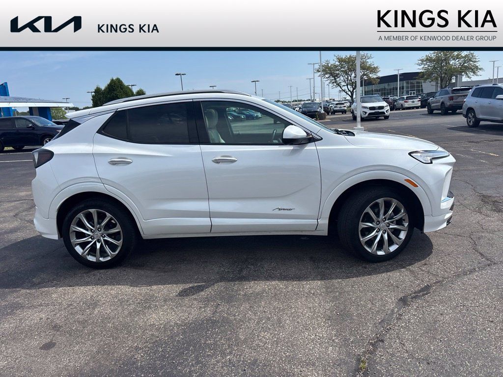 Used 2024 Buick Encore GX Avenir w/ Avenir Technology Package AWD/4WD image 4
