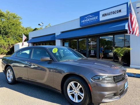 Used 2020 Dodge Charger SXT w/ Leather Interior Group RWD image 24