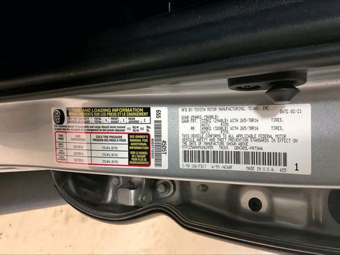 Used 2021 Toyota Tacoma TRD Off-Road image 32