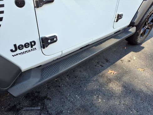 Used 2021 Jeep Wrangler Unlimited Sport image 10