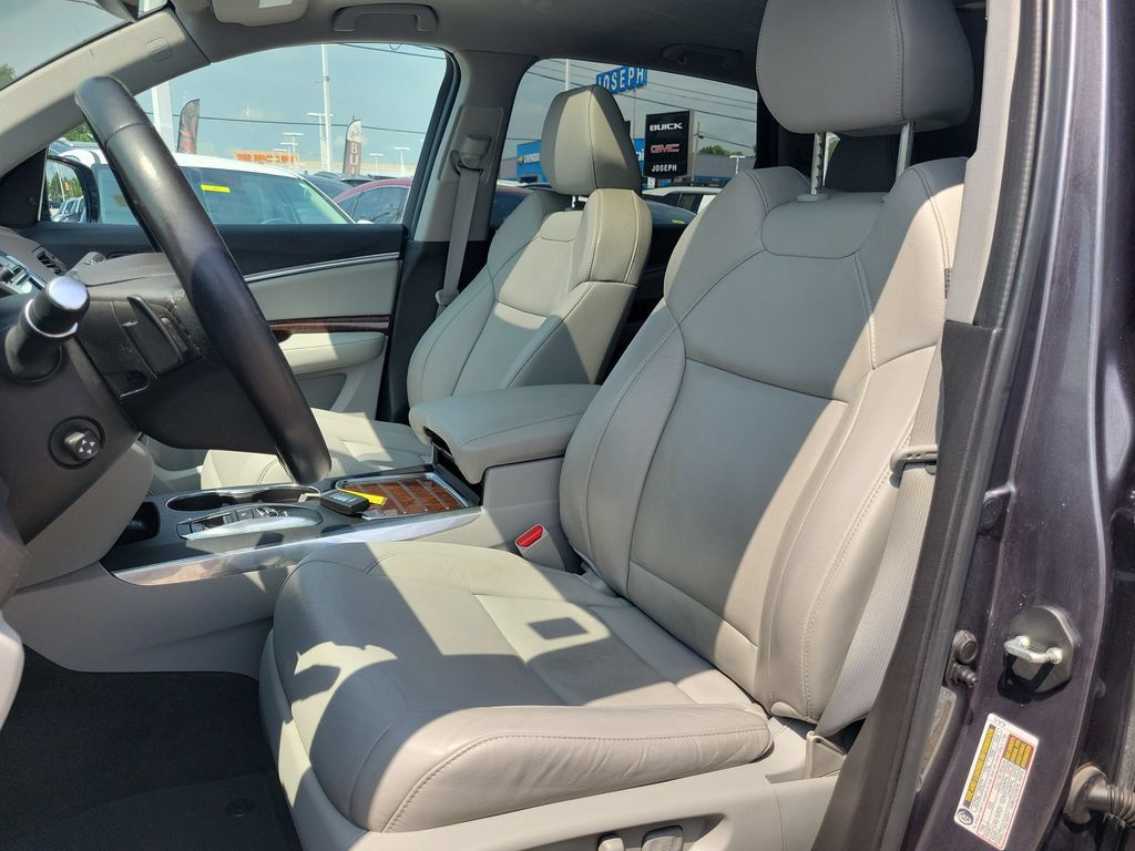 Used 2017 Acura MDX w/ Technology Package AWD/4WD image 17