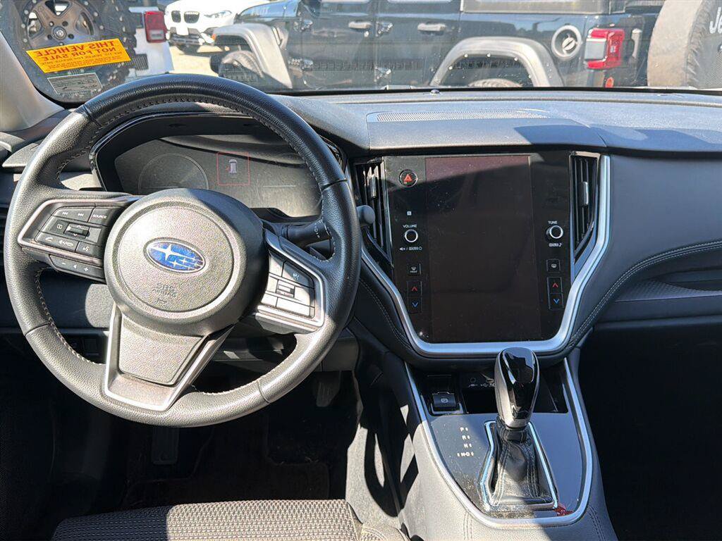 Used 2025 Subaru Outback Premium AWD/4WD image 7