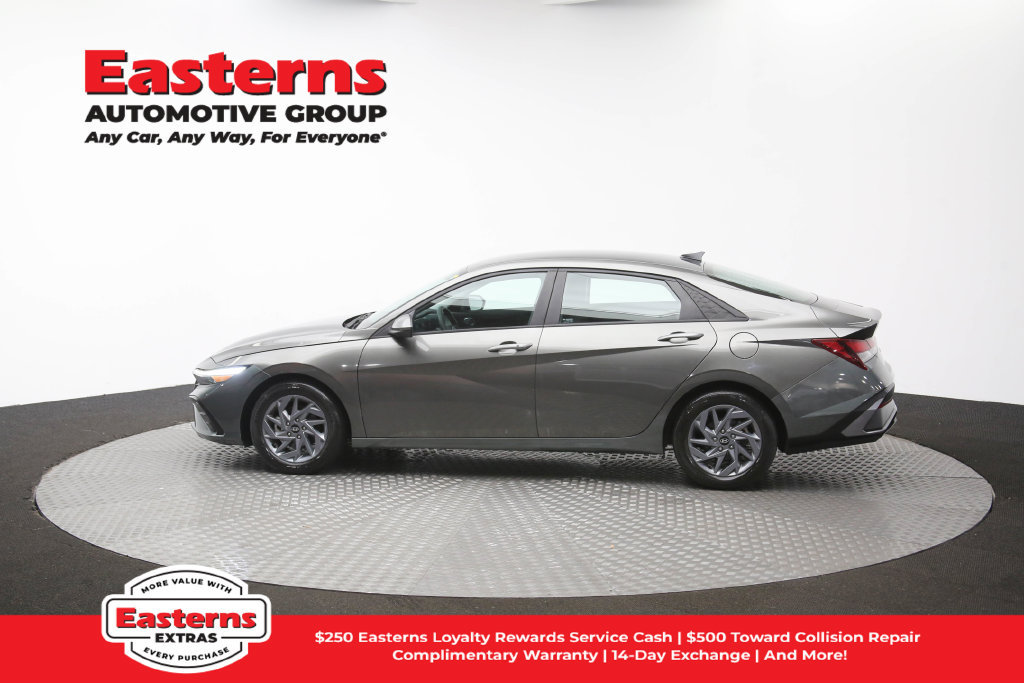 Used 2024 Hyundai Elantra SEL FWD image 60