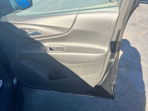 Used 2018 Chevrolet Equinox LT image 26