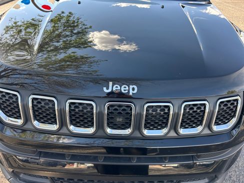 Used 2023 Jeep Compass Latitude w/ Sun and Sound Group AWD/4WD image 23