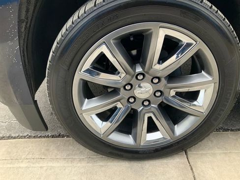 Used 2019 Chevrolet Tahoe LT w/ LT Signature Package image 10