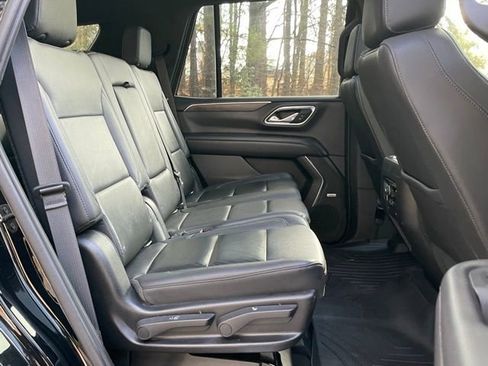 Used 2021 Chevrolet Tahoe Z71 w/ Z71 Off-Road Package AWD/4WD image 19
