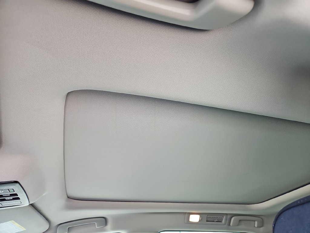 Used 2025 Nissan Pathfinder SV w/ SV Premium Package FWD image 30