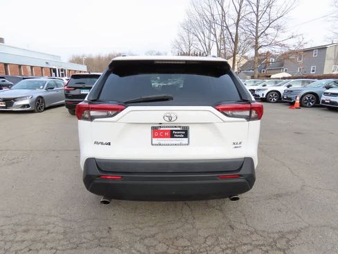 Used 2020 Toyota RAV4 XLE image 5