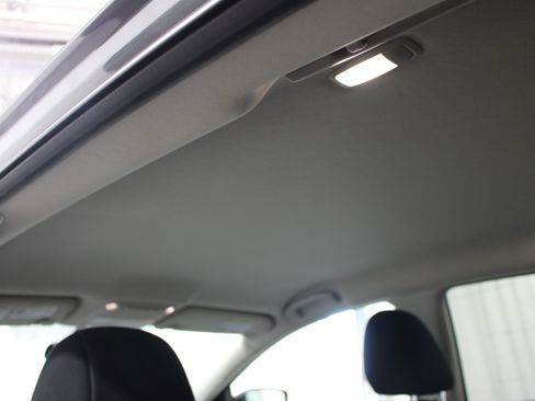 Used 2017 Nissan Murano S FWD image 18