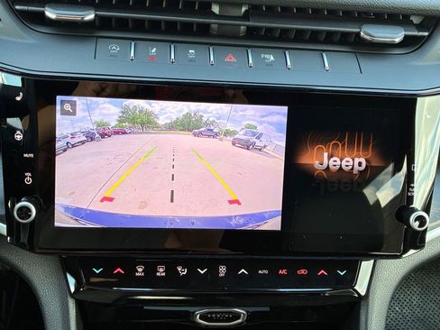 New 2026 Jeep Grand Cherokee L Limited w/ Limited Altitude Package AWD/4WD image 9