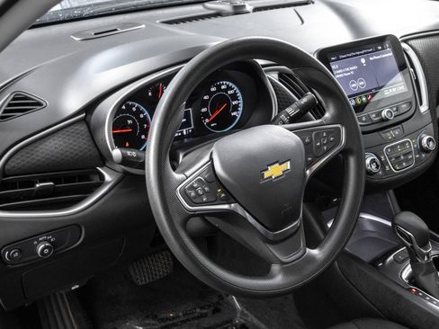 Used 2025 Chevrolet Malibu LT FWD image 32