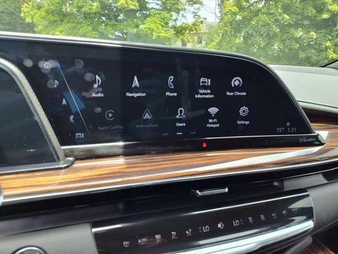 Used 2023 Cadillac Escalade ESV Premium Luxury w/ Performance Package AWD/4WD image 20