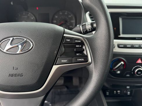 Used 2022 Hyundai Accent SE FWD image 33