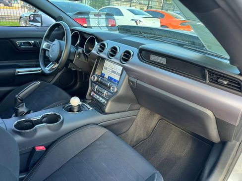 Used 2015 Ford Mustang GT RWD image 22