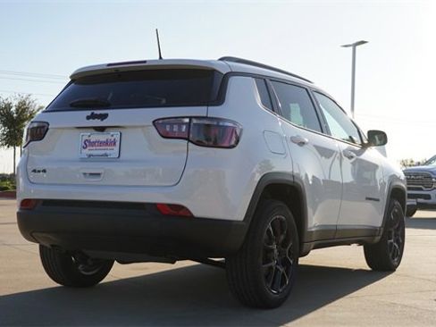 New 2026 Jeep Compass Latitude image 9