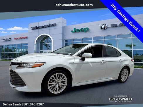 Used 2019 Toyota Camry XLE FWD image 3