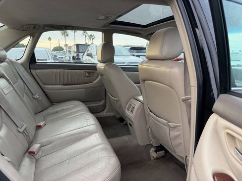 Used 2002 Toyota Avalon XLS image 23