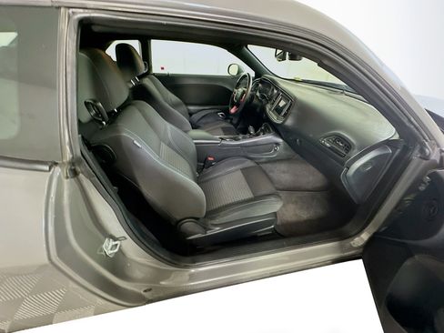 Used 2018 Dodge Challenger SXT w/ Blacktop Package image 28