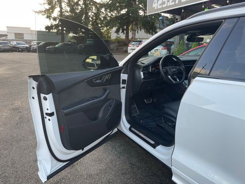 Used 2022 Audi RS Q8 4.0T image 14