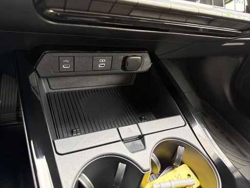 New 2026 Toyota Prius Plug-In Hybrid FWD image 20