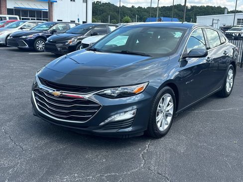 Used 2020 Chevrolet Malibu LT FWD image 2