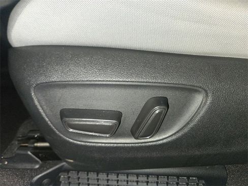 Used 2025 Toyota Sienna LE image 12