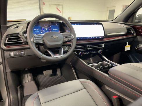 New 2026 Chevrolet Traverse Z71 w/ Driver Confidence Package image 28