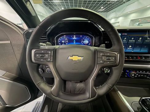 Used 2025 Chevrolet Silverado 1500 High Country RWD image 18