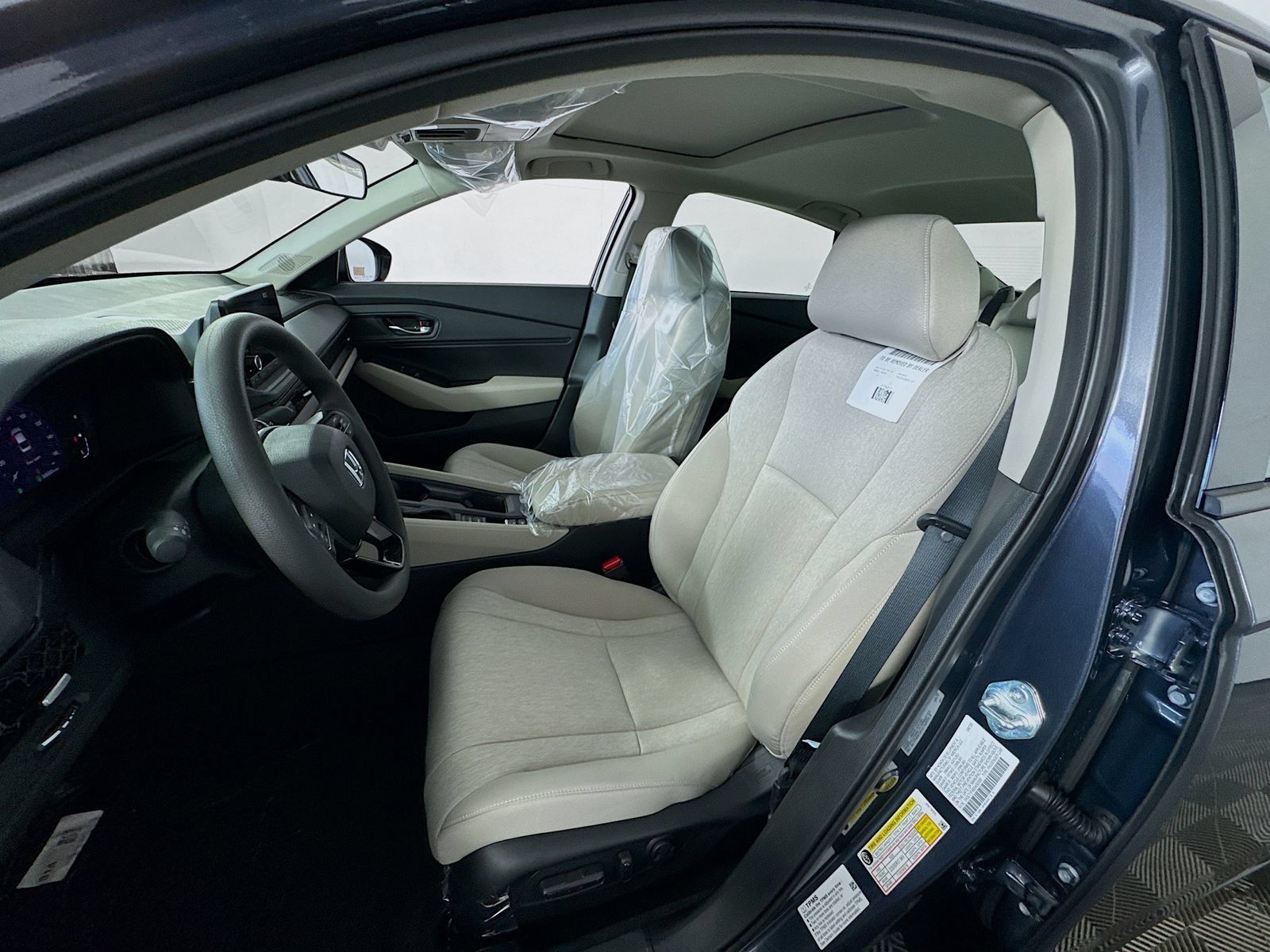 Used 2025 Honda Accord SE image 11