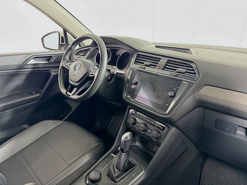 Used 2021 Volkswagen Tiguan SE AWD/4WD image 28