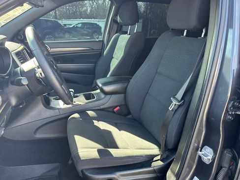 Used 2015 Jeep Grand Cherokee Laredo w/ Quick Order Package 23E image 9